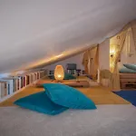 We Love F. Tourists - Hostel